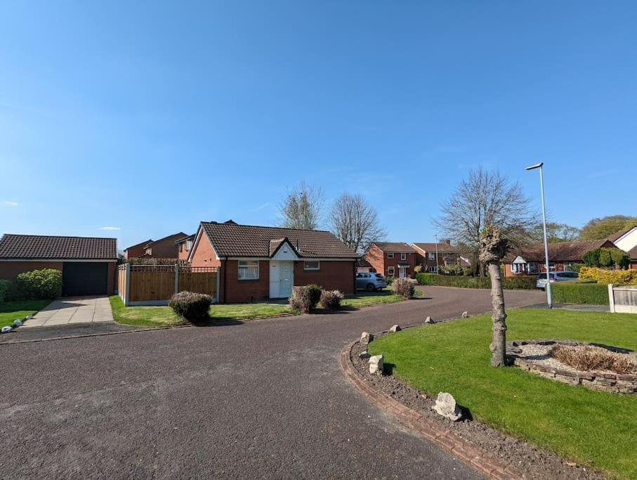 The Kilsyth,Detached Bungalow วอร์ริงตัน ภายนอก รูปภาพ