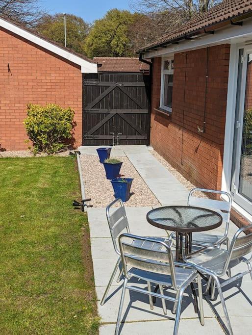 The Kilsyth,Detached Bungalow วอร์ริงตัน ภายนอก รูปภาพ